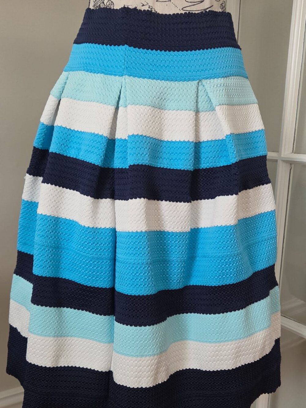New York & Company 7th Ave Size M Blue White Striped Pleated A Line Skirt